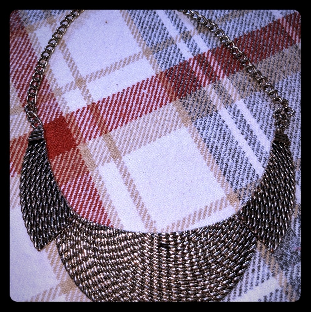 GOLDTONE NECKLACE